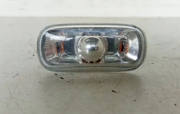 Audi A4 S4 B7 8E 8H Front fender indicator light 8E0949127