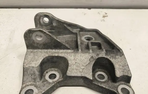 Land Rover Evoque I Engine mounting bracket GJ326P096AF