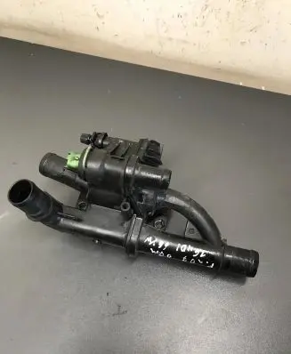 Thermostat/thermostat housing