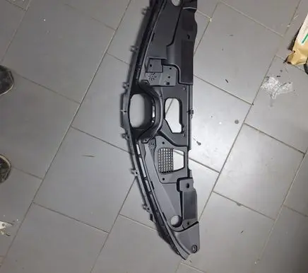 Front bumper upper radiator grill