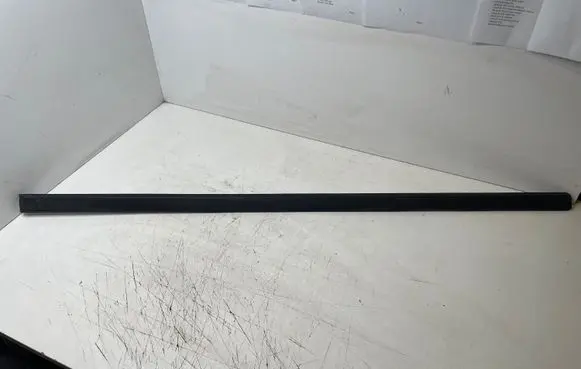 BMW 7 E38 Front door trim (molding) 8125349