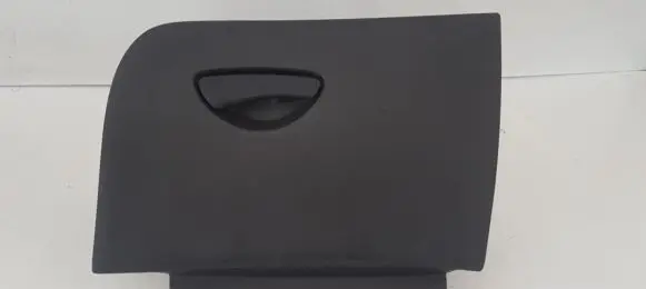 Ford Focus Glove box