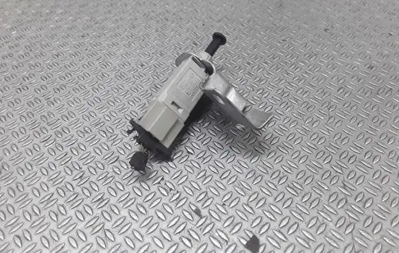 Clutch pedal sensor