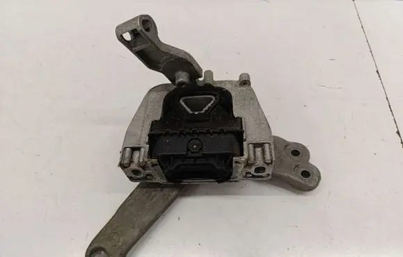 Volkswagen Multivan T7 Engine mount bracket 5WA199262AB