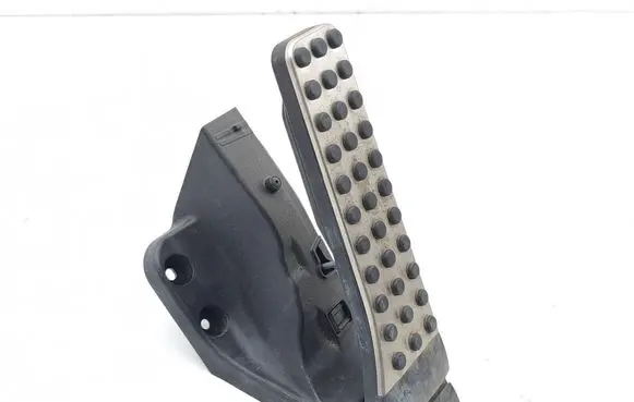 Mercedes-Benz GLC AMG Accelerator throttle pedal A2533000104 0278 050320