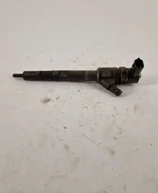 KIA Sorento Fuel injector 338004A500