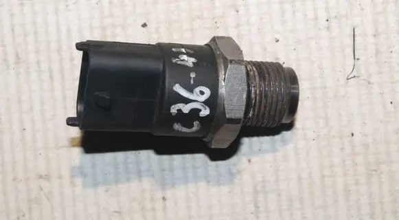 Volvo XC90 Fuel pressure sensor 0281002612