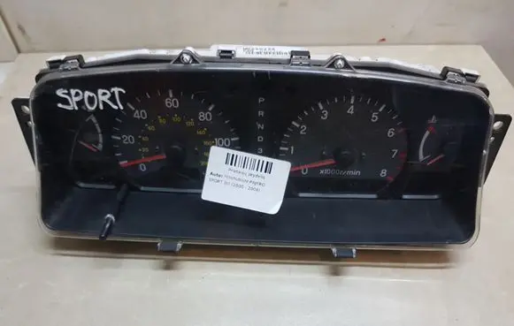Mitsubishi Pajero Sport I Speedometer (instrument cluster) MR550228