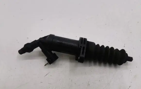 Clutch slave cylinder