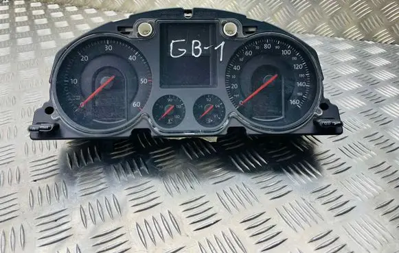 Volkswagen PASSAT B6 Speedometer (instrument cluster) 3C0920960K
