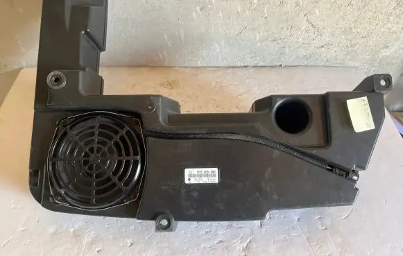 Audi A4 S4 B8 8K Subwoofer speaker 8T8035382