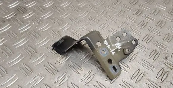 Toyota Yaris Fender mounting bracket