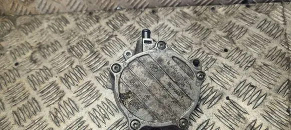 Audi A6 S6 C6 4F Vacuum pump 06D145100E