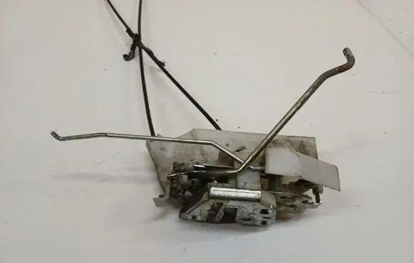 Nissan Pixo Front door lock