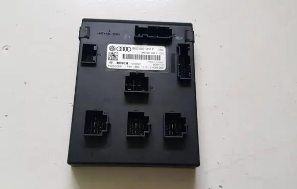 Audi A5 8T 8F Comfort/convenience module 8K0907063P 10030001 F005V00851