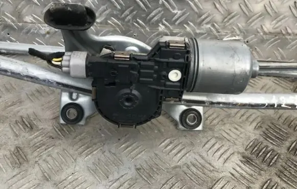 Opel Meriva B Wiper motor 0390243009
