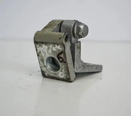Skoda Octavia Mk2 (1Z) Rear door upper hinge 6Y0833402C