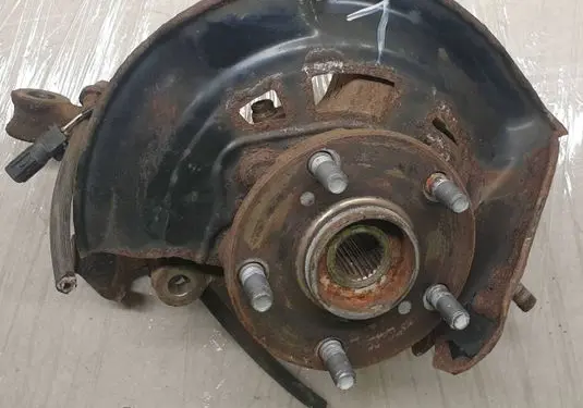 Toyota Prius+ (ZVW40) Front wheel hub 4321212410