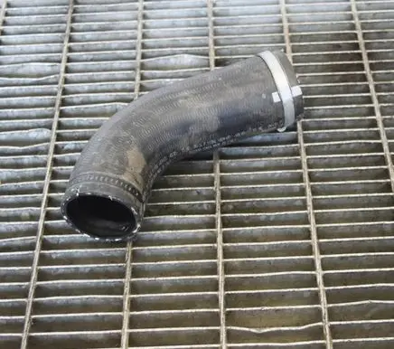 Volvo XC60 Intercooler hose/pipe 31422095