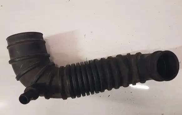 Mitsubishi Pajero Air intake hose/pipe
