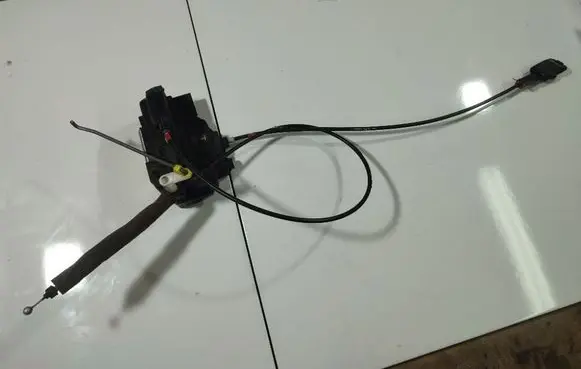 Nissan Note (E11) Front door lock 24201078