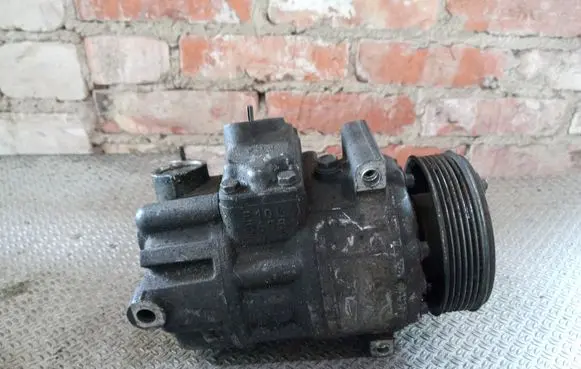 Volkswagen Golf V Air conditioning (A/C) compressor (pump) 1K0820803Q
