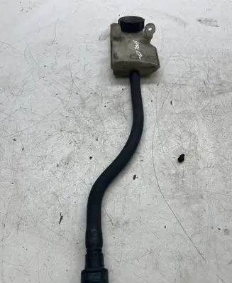Brake fluid reservoir