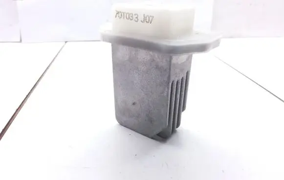 Nissan Primera Heater blower motor/fan resistor 70T033J07