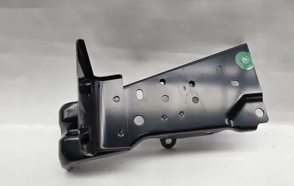 Mercedes-Benz B W247 Fender mounting bracket