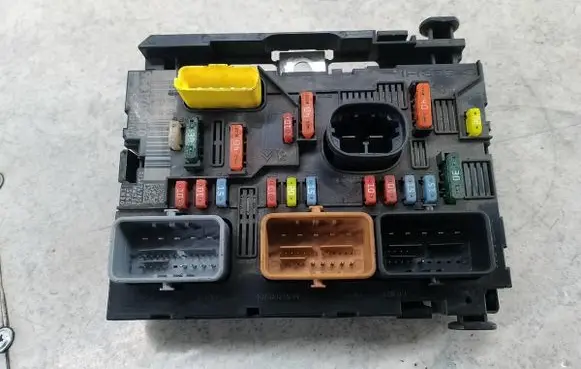 Citroen C4 Grand Picasso BSM Control unit 9661708080