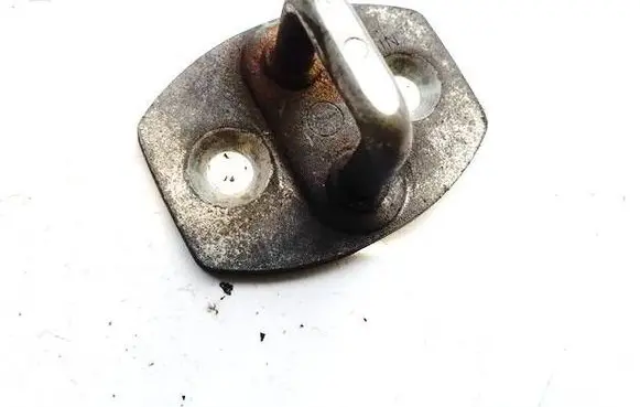 Toyota Aygo AB10 Front door lock loop/hook striker 