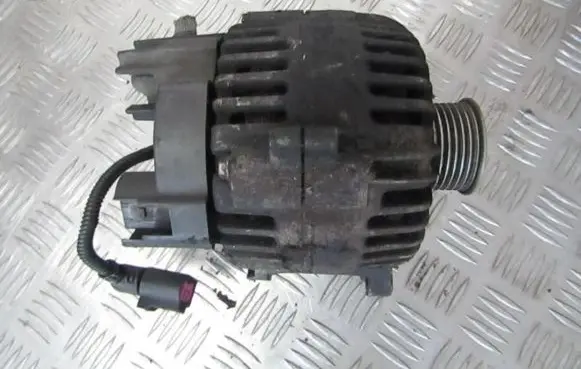 Volkswagen Golf V Generator/alternator 03C903023B TG11C015