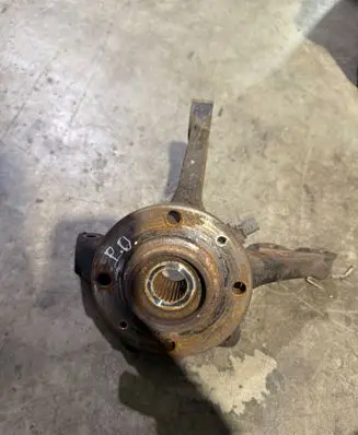Peugeot 208 Front wheel hub