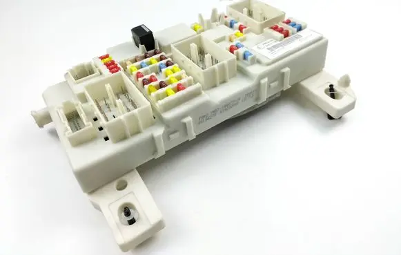 Ford Kuga I Fuse module 7M5T14A073JG 00106279 519200901