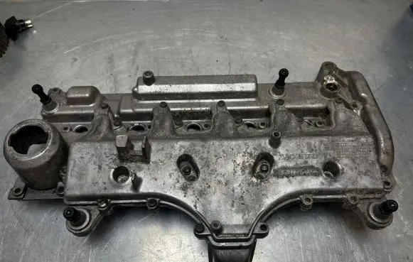 Volvo V70 Rocker cam cover 08692397