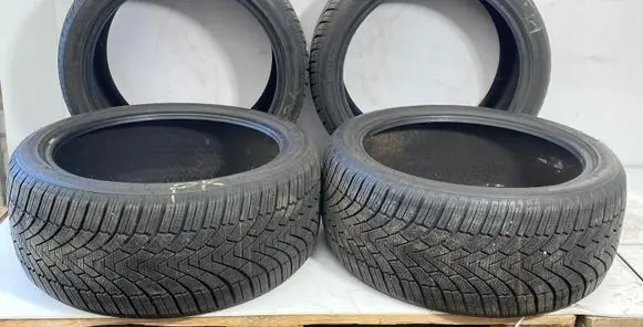Volvo V60 R18 winter tire 