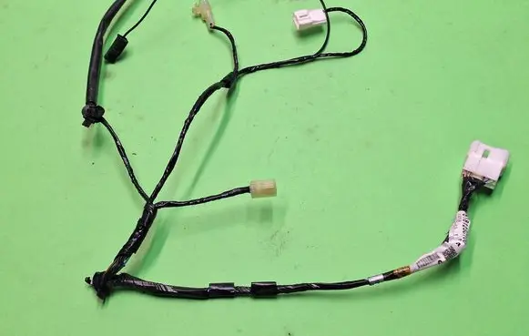 Subaru Forester SH Tailgate/trunk wiring harness 81812sc100
