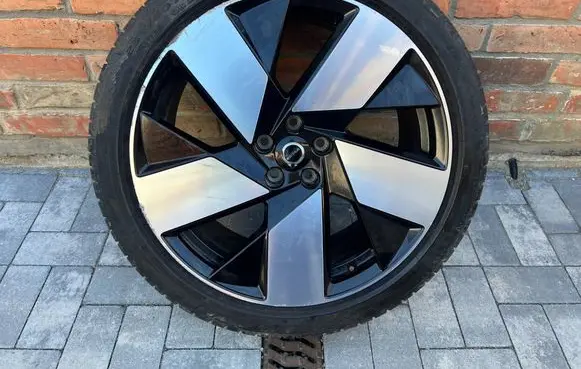 Volvo XC40 R20 alloy rim 32143630