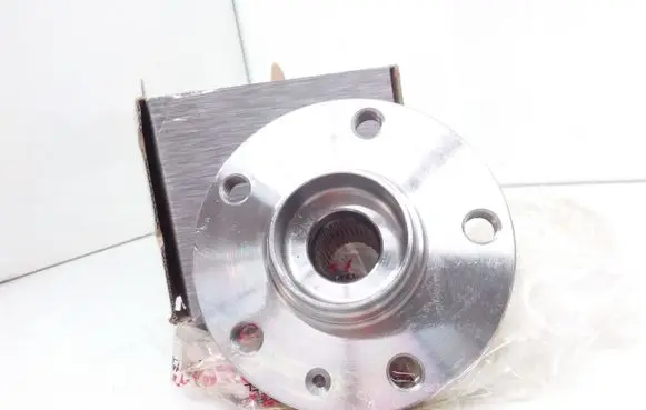Volkswagen PASSAT B6 Front wheel hub KLPVW018