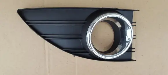 Renault Fluence Front bumper lower grill