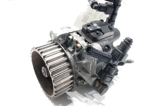 Nissan Qashqai Fuel injection high pressure pump 8200821184