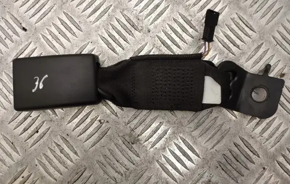 BMW M4 F82 F83 Rear seatbelt buckle 7335288