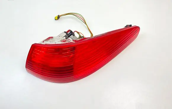 Peugeot 607 Rear/tail lights 96295391