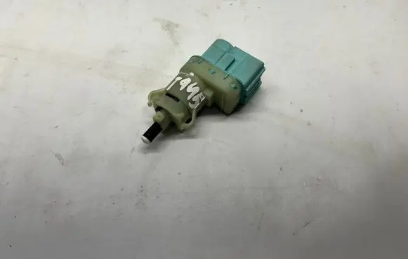 Ford Mustang VI Brake pedal sensor switch GL3T9G854BA