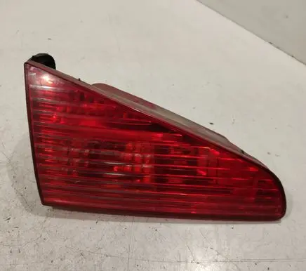 Peugeot 607 Tailgate rear/tail lights