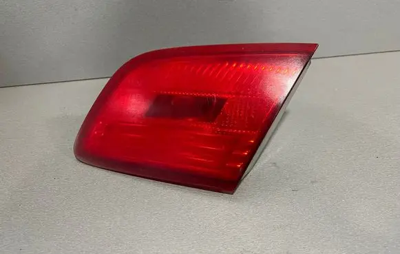 BMW 3 E92 E93 Tailgate rear/tail lights 7162300 480302 HLE92T2R
