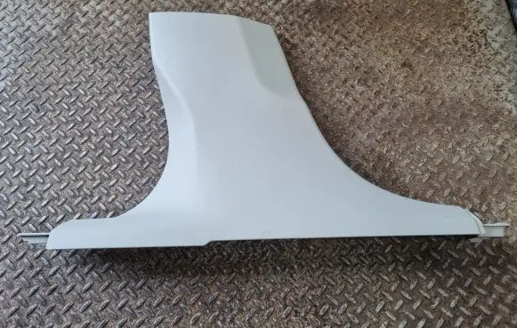 Volvo XC60 (B) pillar trim (bottom) 31425697