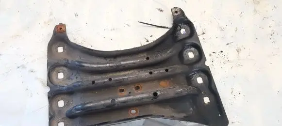 Mercedes-Benz S W221 Engine mounting bracket