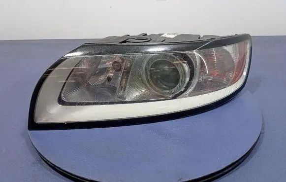 Volvo V50 Headlight/headlamp 31265694
