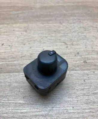 Audi A4 S4 B5 8D Wing mirror switch 8E0359565